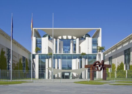 Towards entry "Petra Bendel Presented Integration Study at the Federal Chancellery"