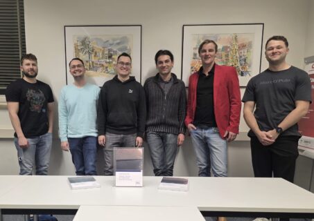 Towards entry "Book Publication with Students: “Comparative Extremism Research”"